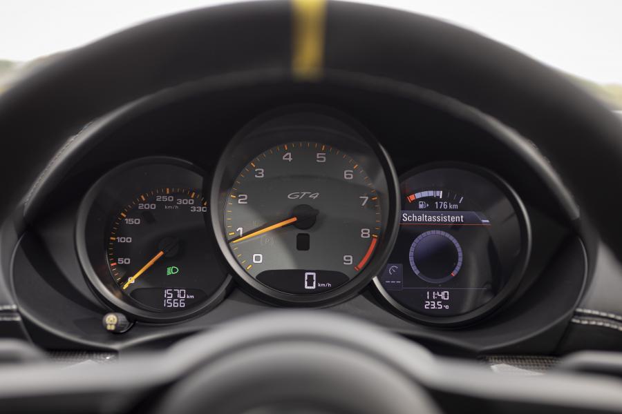 Панель приборов Porsche 718 Cayman GT4 (982C) 2019 года  (WW) (фото 32 из 190)